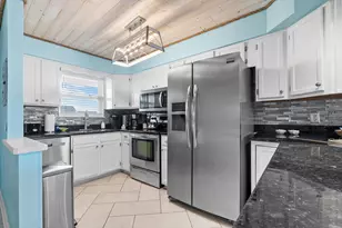 330 Bluefish Dr, Fort Walton Beach, FL 32548 - Photo 3