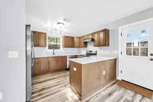 609 E Edney Ave E, Crestview, FL 32536 - Photo 17