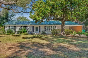 9 Walnut Ave, Shalimar, FL 32579 - Photo 1