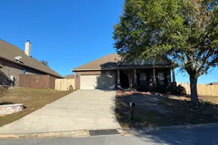 402 Wych Cir, Crestview, FL 32536 - Photo 5