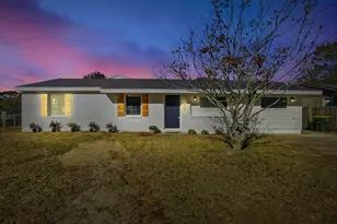 227 NW Katherine Pl NW, Fort Walton Beach, FL 32548 - Photo 1