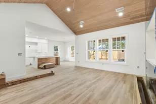 61 E Grizzly Street E, Freeport, FL 32439 - Photo 7