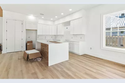 61 E Grizzly Street E, Freeport, FL 32439 - Photo 11