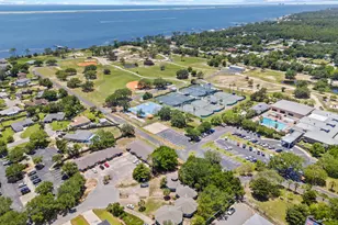 6904 Sea Turtle Cir, Navarre, FL 32566 - Photo 5