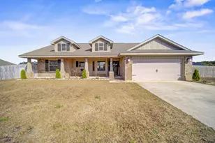 2045 Broad St, Crestview, FL 32536 - Photo 1