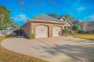 764 Woods Dr, Niceville, FL 32578 - Photo 3