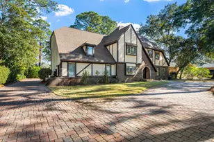 1009 E Troon Dr E, Niceville, FL 32578 - Photo 1