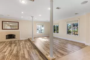 1009 E Troon Dr E, Niceville, FL 32578 - Photo 25