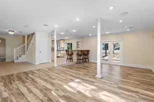 1009 E Troon Dr E, Niceville, FL 32578 - Photo 15