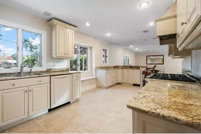 1009 E Troon Drive E, Niceville, FL 32578 - Photo 37