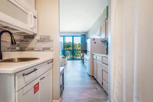 214 SW Miracle Strip Parkway SW, Fort Walton Beach, FL 32548 - Photo 9