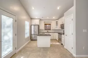 349 Louise Cir, Destin, FL 32541 - Photo 3