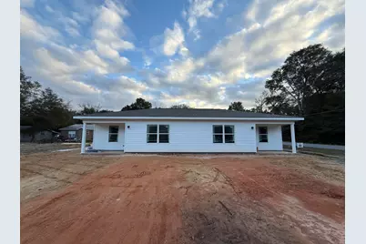 32 Constitution Avenue Avenue #A-B, Defuniak Springs, FL 32433 - Photo 1