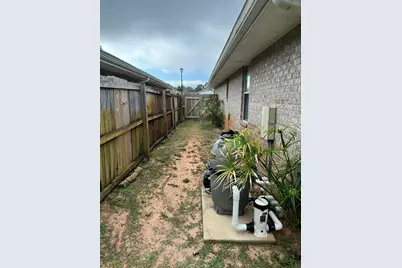 9726 Parker Lake Circle, Navarre, FL 32566 - Photo 33