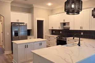 1915 Redwood Ave, Niceville, FL 32578 - Photo 9