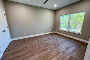 2885 Leah's Ln, Navarre, FL 32566 - Photo 9