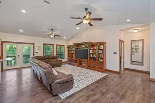 1827 Waterway Dr, Baker, FL 32531 - Photo 9