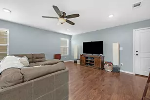 416 Eisenhower Dr, Crestview, FL 32539 - Photo 3