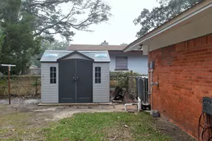 303 NW Linda Ln NW, Fort Walton Beach, FL 32548 - Photo 23