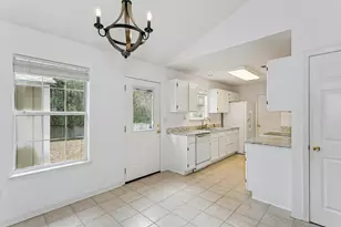 548 Hyde Park Dr, Crestview, FL 32539 - Photo 7