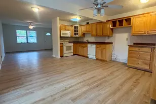 61 8th St, Shalimar, FL 32579 - Photo 9