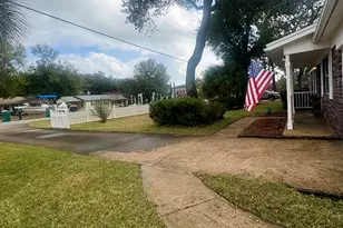61 8th St, Shalimar, FL 32579 - Photo 37
