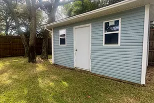 61 8th St, Shalimar, FL 32579 - Photo 33