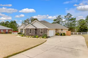 5882 Saratoga Dr, Crestview, FL 32536 - Photo 3