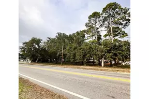 709 NW Lovejoy Road NW, Fort Walton Beach, FL 32548 - Photo 1