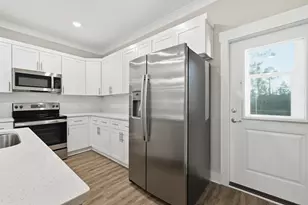 235 Date Palm Ln, Freeport, FL 32439 - Photo 15