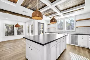 139 E Georgie Street E, Santa Rosa Beach, FL 32459 - Photo 3