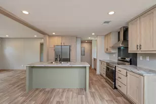 696 Passion Flower St, Defuniak Springs, FL 32433 - Photo 7