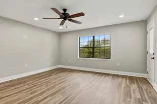 251 Gregory Dr, Mary Esther, FL 32569 - Photo 17