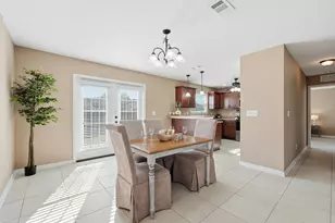 499 Eisenhower Dr, Crestview, FL 32539 - Photo 9