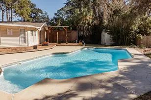 410 Tanglewood Dr, Fort Walton Beach, FL 32547 - Photo 1