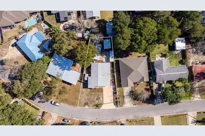366 NE Osborne Drive NE, Fort Walton Beach, FL 32548 - Photo 3