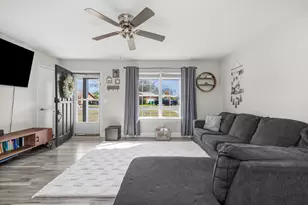 827 Boulevard De L'Orleans, Mary Esther, FL 32569 - Photo 3