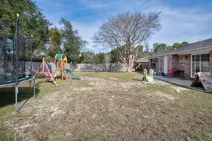 827 Boulevard De L'Orleans, Mary Esther, FL 32569 - Photo 23