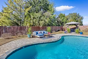 1469 E Shores Blvd E, Gulf Breeze, FL 32563 - Photo 3