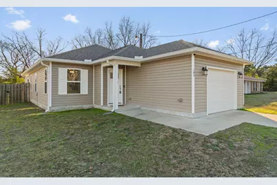 145 NE Fourth Avenue NE, Crestview, FL 32539 - Photo 1