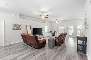 5823 Crestlake Dr, Crestview, FL 32536 - Photo 7