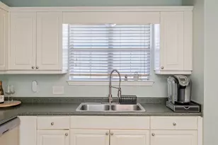 2702 Beacon Ct, Navarre, FL 32566 - Photo 7