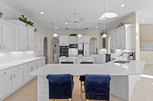 8127 N Lagoon Dr N, Panama City Beach, FL 32408 - Photo 15