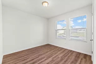 698 Whispering Creek Ave, Freeport, FL 32439 - Photo 5