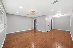 318 NW Oakland Northwest Circle NW, Fort Walton Beach, FL 32548 - Photo 9