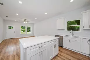 583 Brock Ave, Crestview, FL 32539 - Photo 9