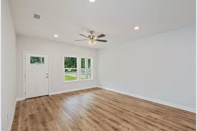 858 Rayburn Street, Crestview, FL 32539 - Photo 3