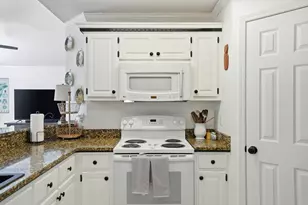 570 Rough Leaf Ln, Mary Esther, FL 32569 - Photo 17