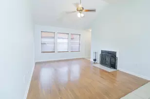 206 Parkwood Cir, Niceville, FL 32578 - Photo 3