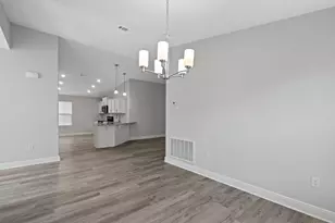 571 Riverwalk Cir, Freeport, FL 32439 - Photo 7